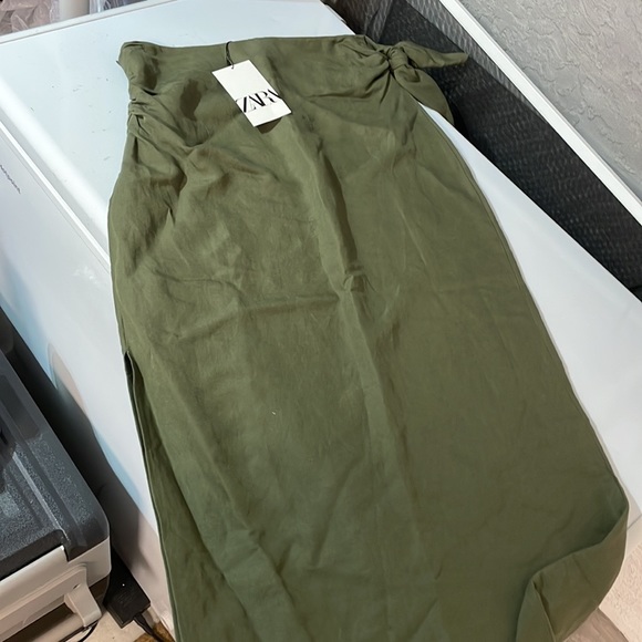 Zara Linen tied Midi skirt (green) - Picture 2 of 8
